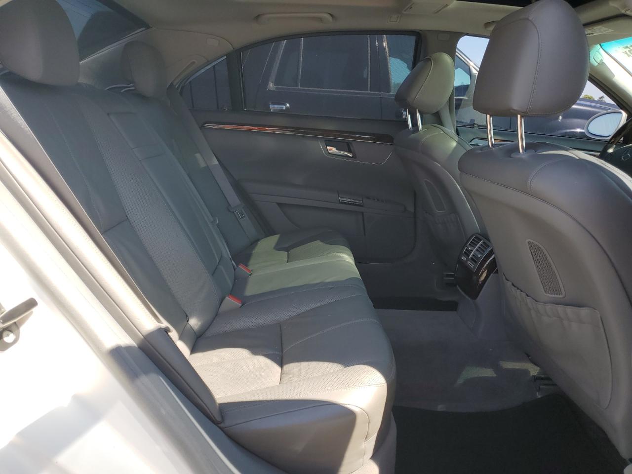 2007 Mercedes-Benz S 550 VIN: WDDNG71XX7A062098 Lot: 81850355