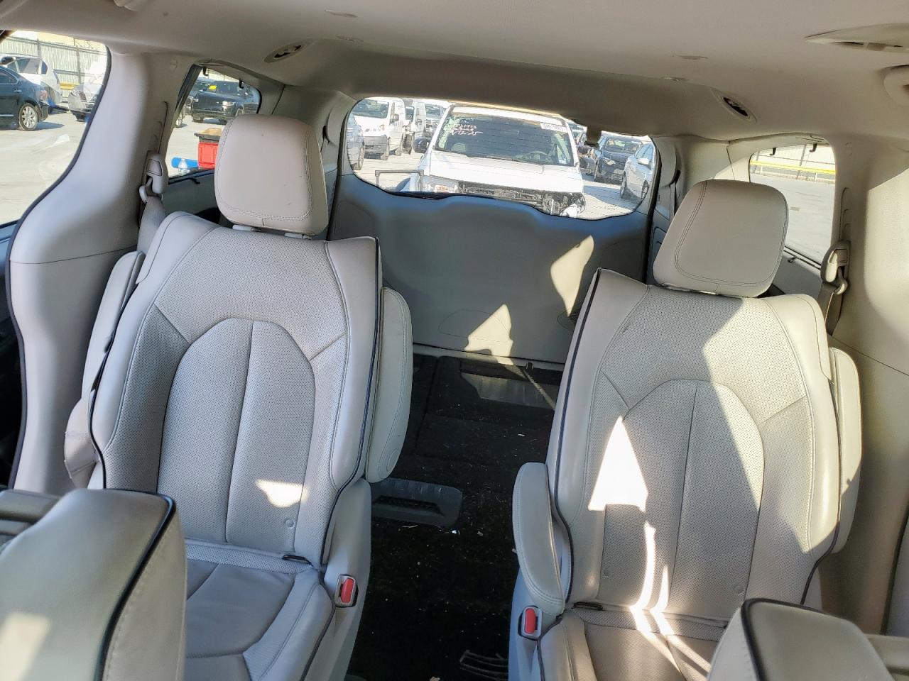 2018 Chrysler Pacifica Hybrid Limited VIN: 2C4RC1N71JR168456 Lot: 81914685