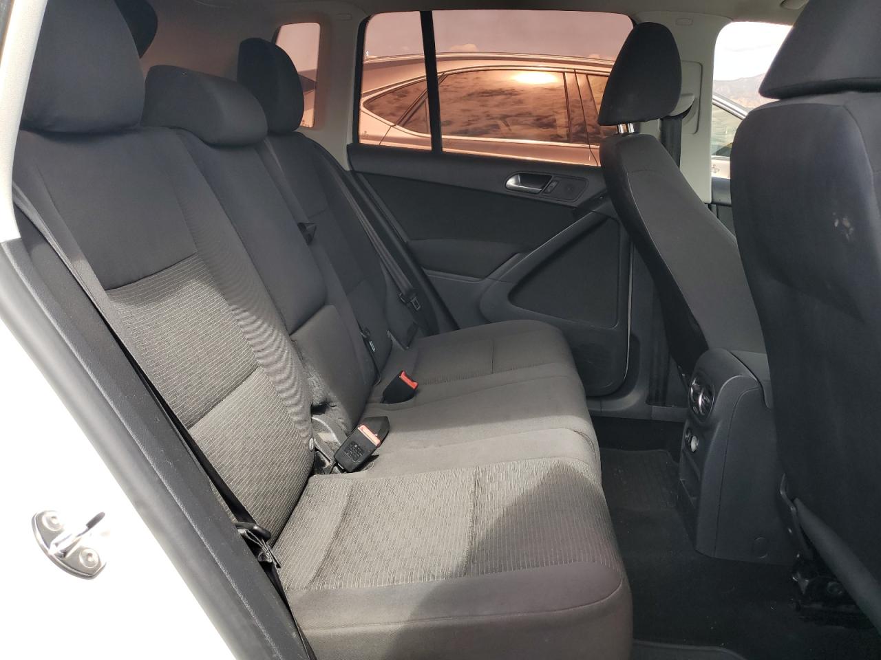 2012 Volkswagen Tiguan S VIN: WVGAV7AX8CW607156 Lot: 82101235