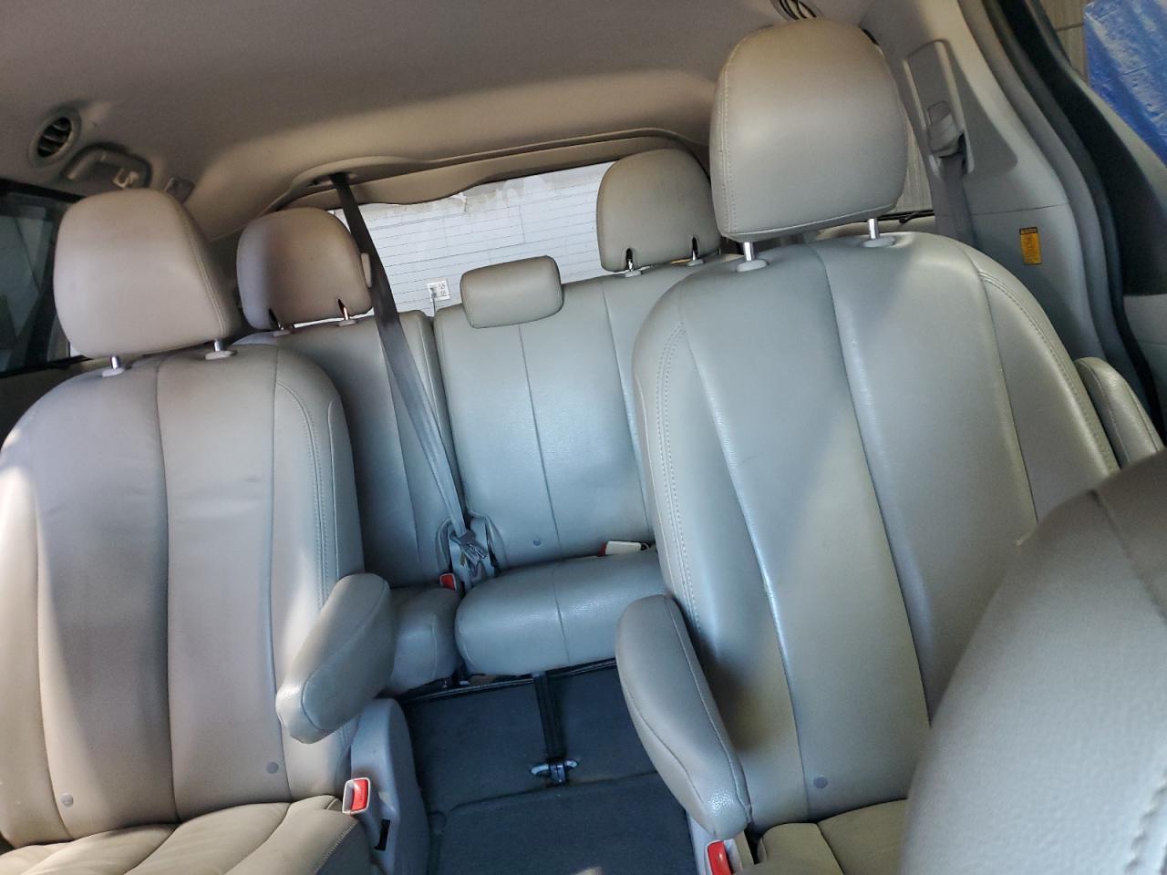 2011 Toyota Sienna Le VIN: 5TDJK3DC8BS025958 Lot: 84597715