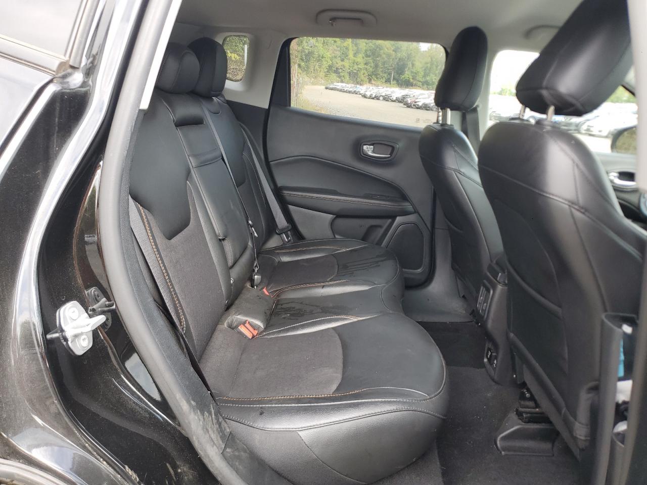 2019 Jeep Compass Latitude VIN: 3C4NJDBB8KT593654 Lot: 82134365