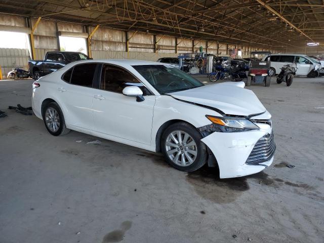  TOYOTA CAMRY 2018 Белы