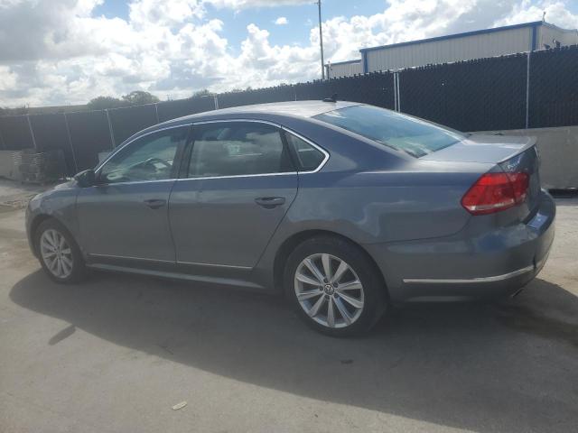 Sedans VOLKSWAGEN PASSAT 2013 Szary