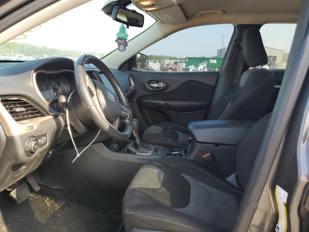 2014 Jeep Cherokee Latitude VIN: 1C4PJLCSXEW321171 Lot: 70895795