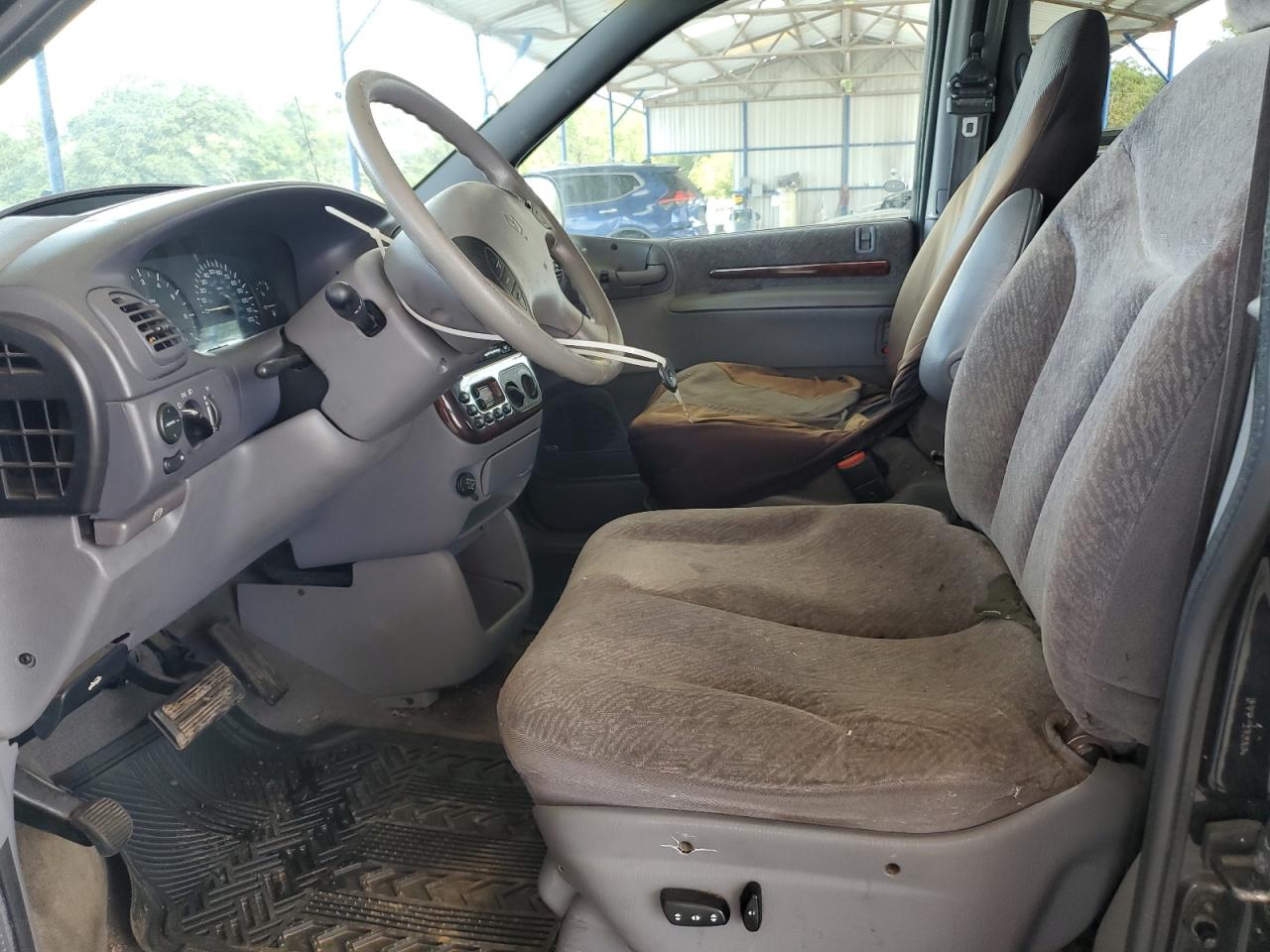 2000 Chrysler Town & Country Lx VIN: 1C4GP44G5YB587143 Lot: 81760505