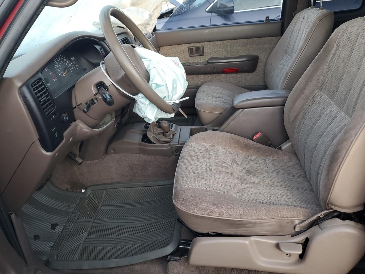 1999 Toyota Tacoma Xtracab VIN: 4TAWN72N9XZ538713 Lot: 80218345