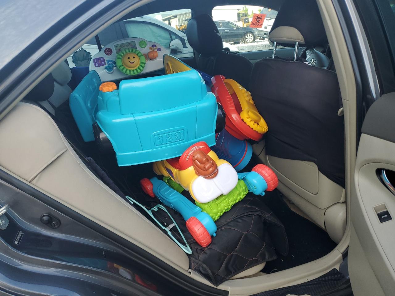 2010 Toyota Camry Base VIN: 4T1BF3EK1AU068011 Lot: 80321815