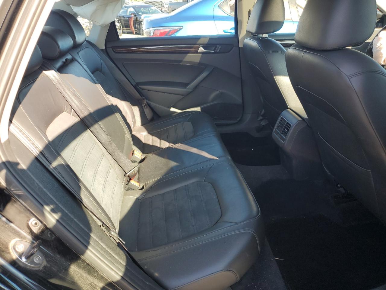 2014 Volkswagen Passat Sel VIN: 1VWCT7A35EC064737 Lot: 80858725