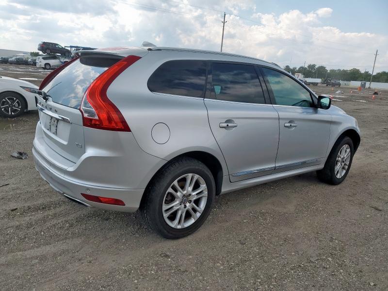 Parquets VOLVO XC60 2016 Srebrny