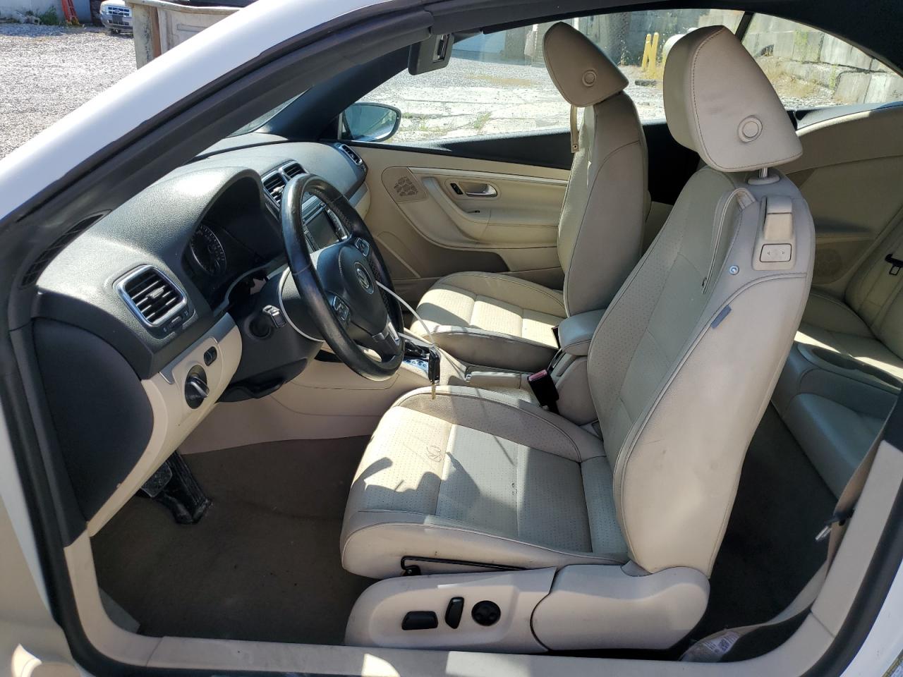 2013 Volkswagen Eos Komfort VIN: WVWBW8AH2DV007826 Lot: 80798235