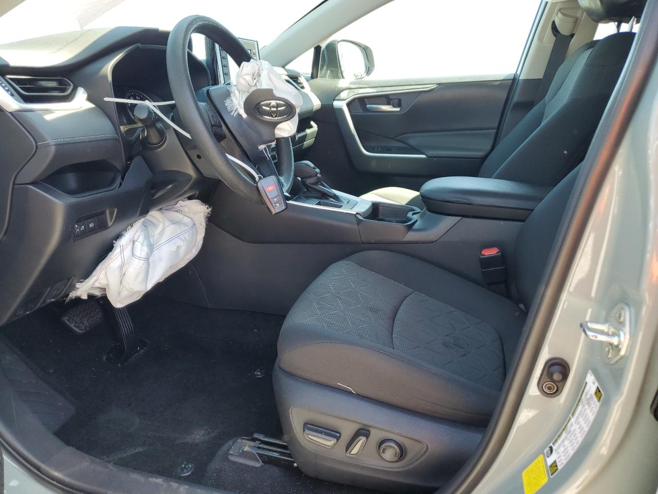 2021 Toyota Rav4 Xle VIN: 2T3W1RFV1MW121720 Lot: 81755765