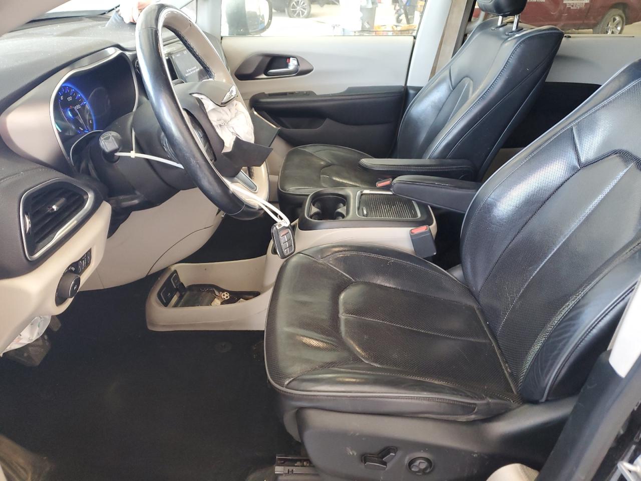 2018 Chrysler Pacifica Limited VIN: 2C4RC1GG2JR251780 Lot: 82143715