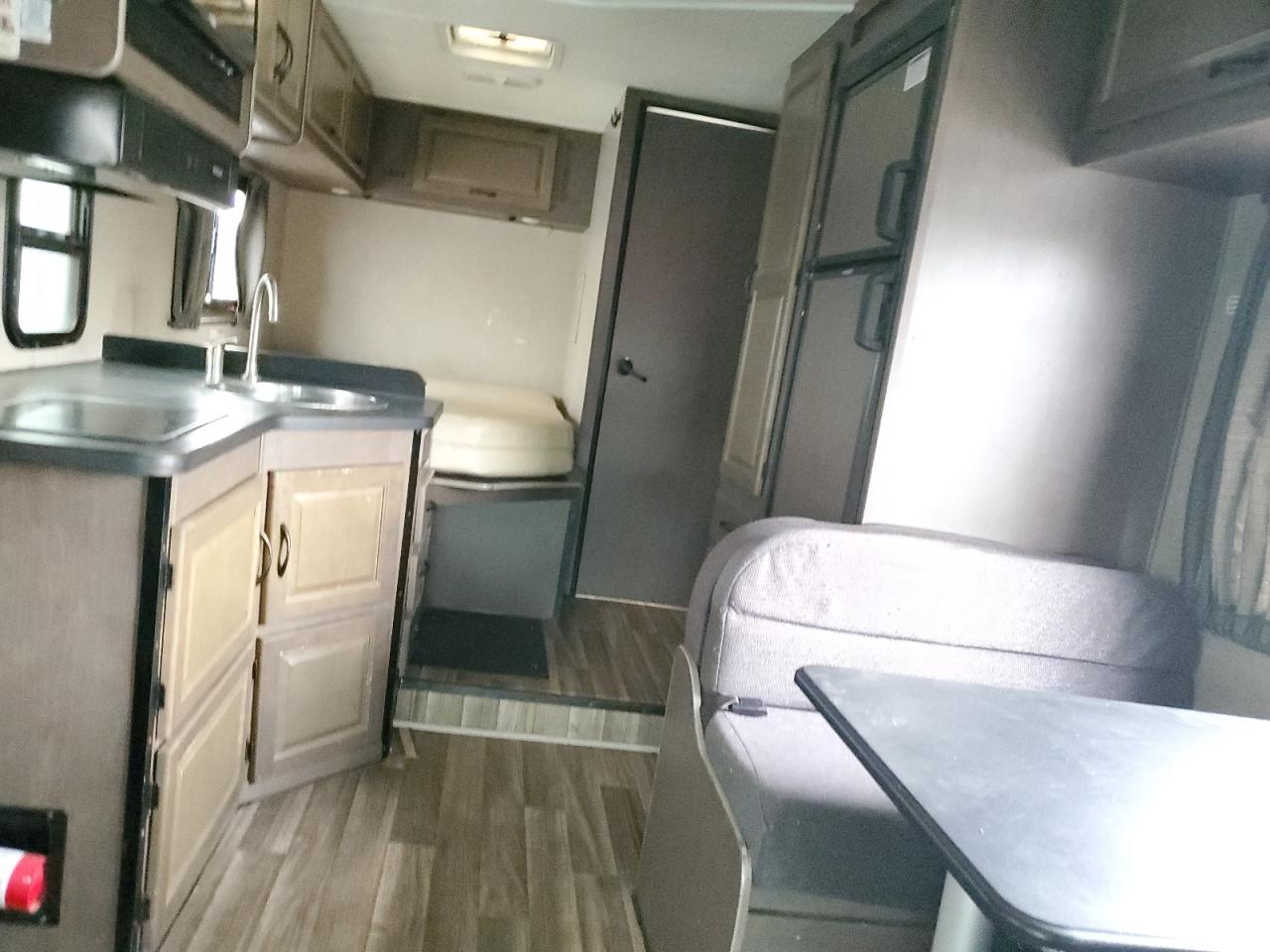 2017 Ford Econoline E350 Super Duty Cutaway Van VIN: 1FDWE3FS8HDC37132 Lot: 81620985