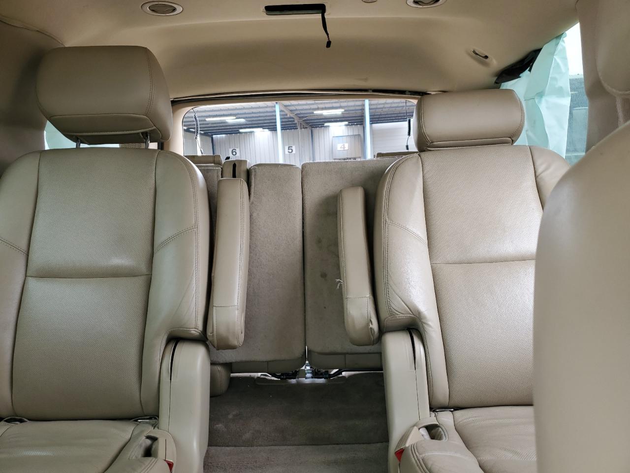 2010 Cadillac Escalade Premium VIN: 1GYUKCEF2AR278349 Lot: 70423935