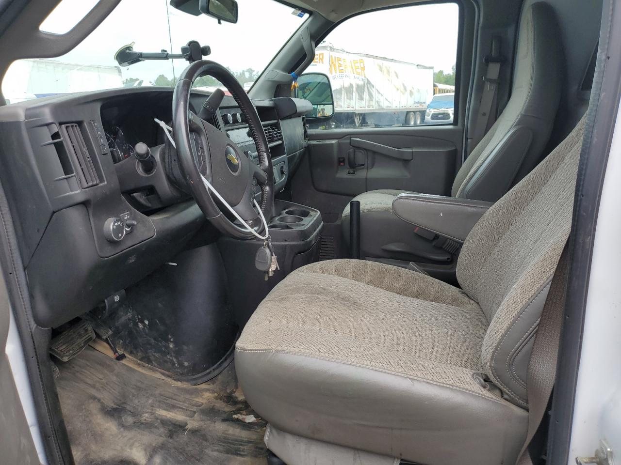 2020 Chevrolet Express G2500 VIN: 1GCWGBFP2L1265748 Lot: 83969405