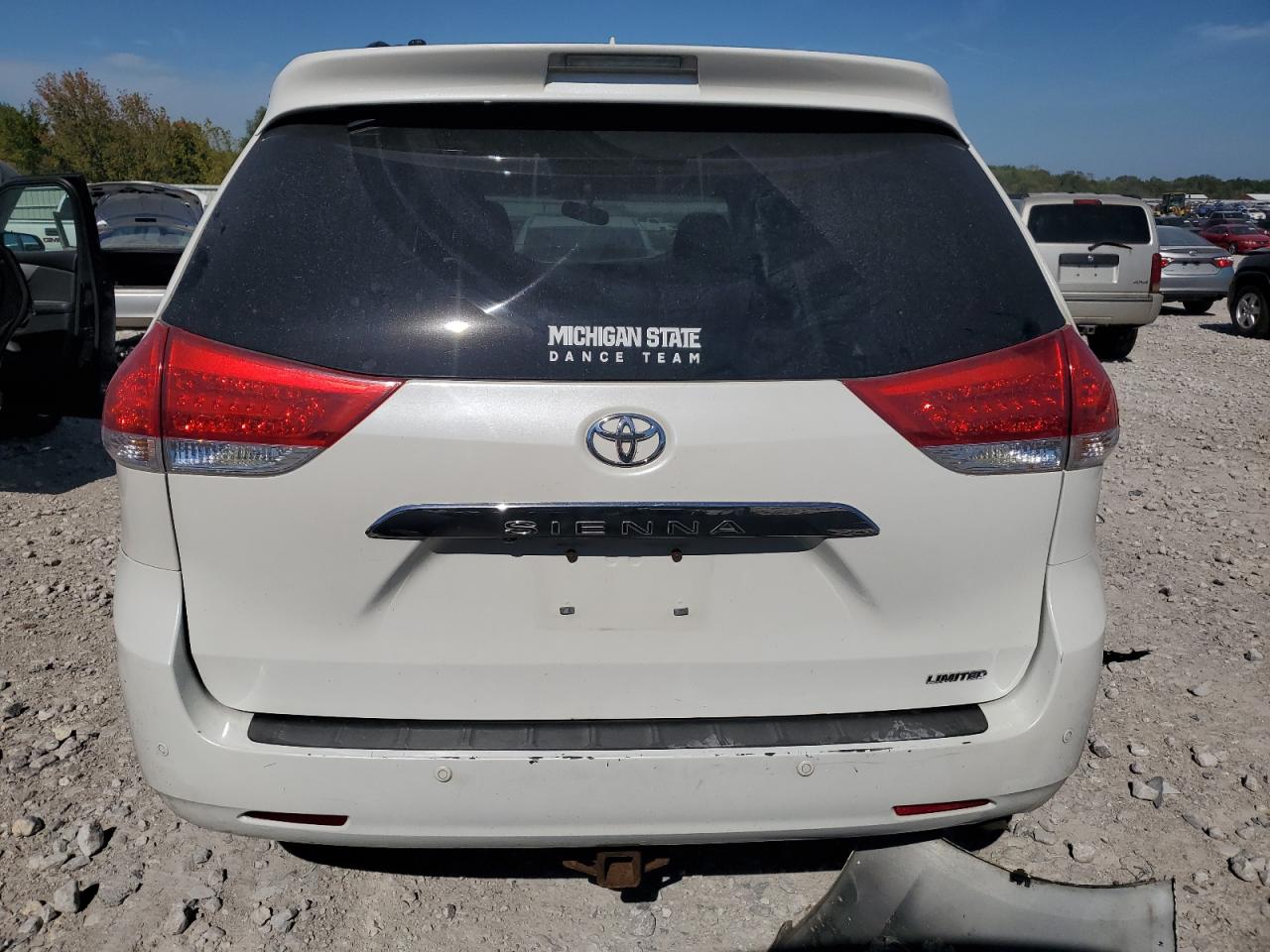 2011 Toyota Sienna Xle VIN: 5TDYK3DC9BS068137 Lot: 84574305