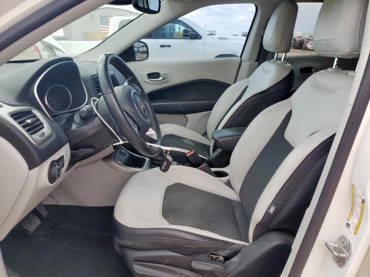 2018 Jeep Compass Latitude VIN: 3C4NJCBBXJT487747 Lot: 81135535