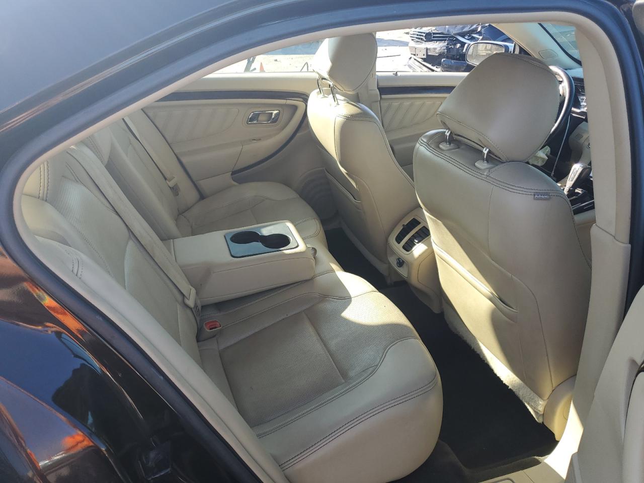 2013 Ford Taurus Limited VIN: 1FAHP2F82DG180852 Lot: 82155985