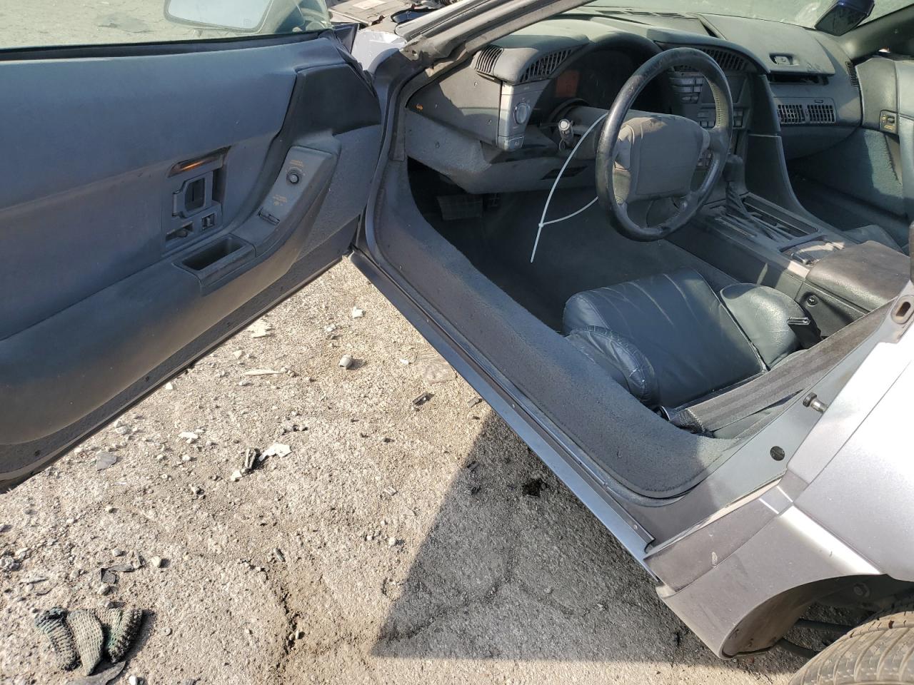 1991 Chevrolet Corvette VIN: 1G1YY2382M5105696 Lot: 80547455