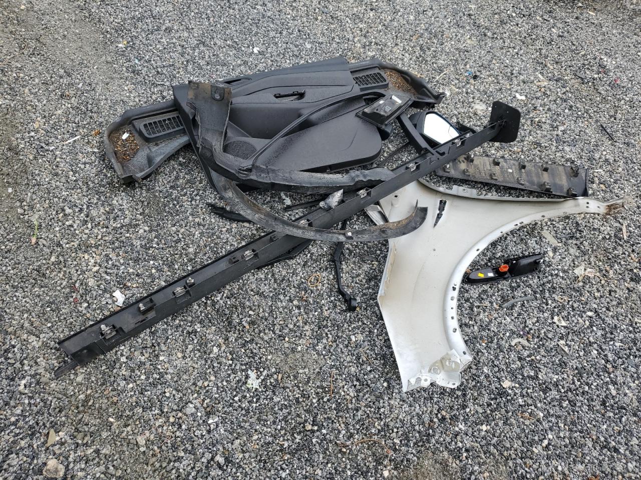 2017 Ford Escape S VIN: 1FMCU0F71HUB56893 Lot: 84464905