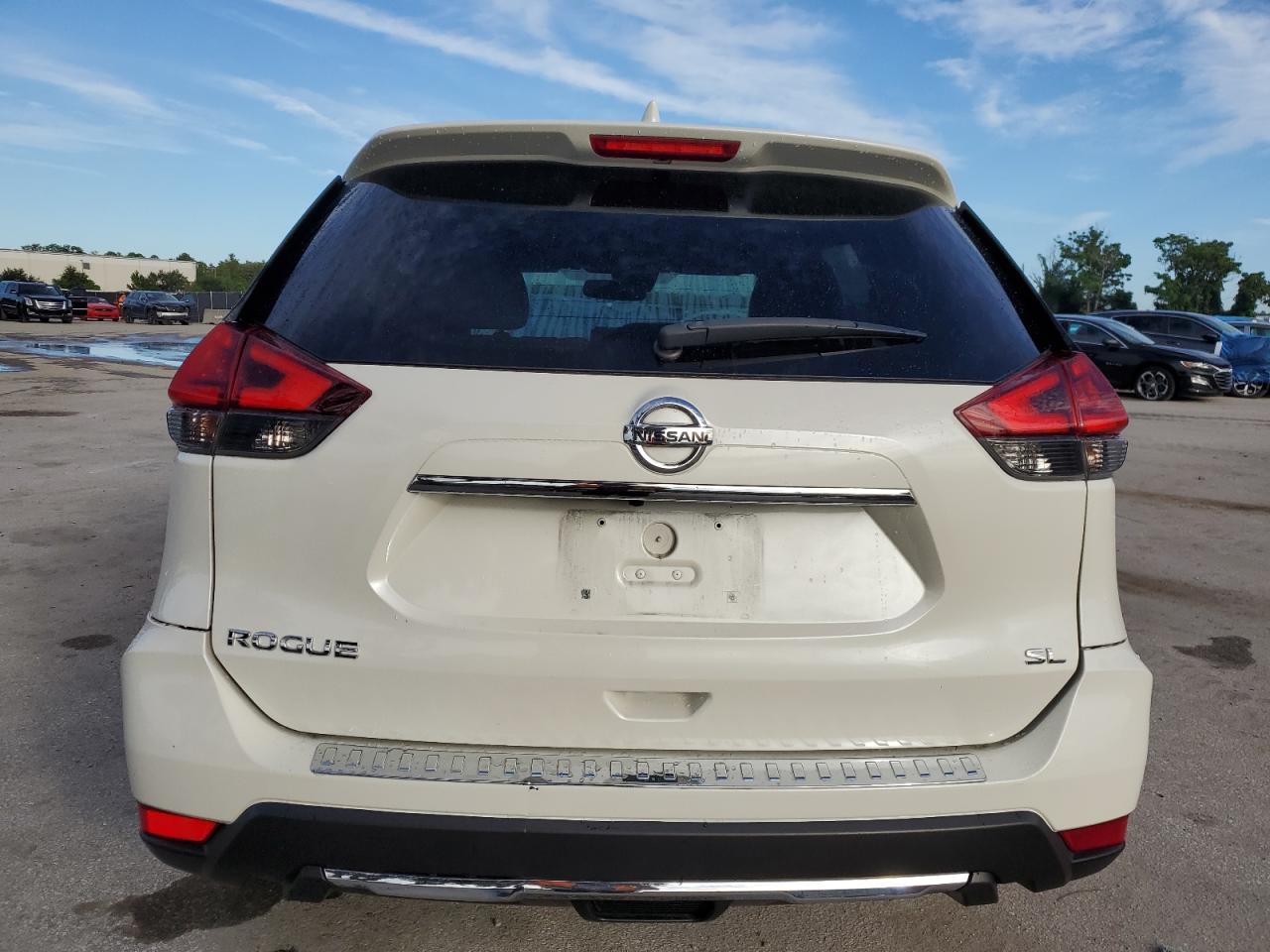 2017 Nissan Rogue S VIN: JN8AT2MT5HW148136 Lot: 80639695