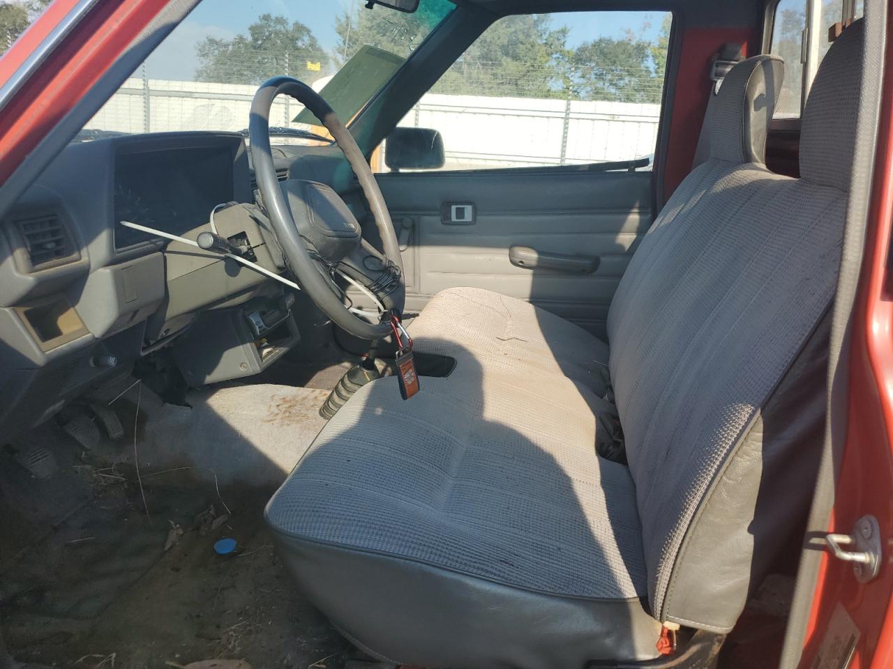 1987 Toyota Pickup 1/2 Ton Rn50 VIN: JT4RN50RXH0301116 Lot: 81136595