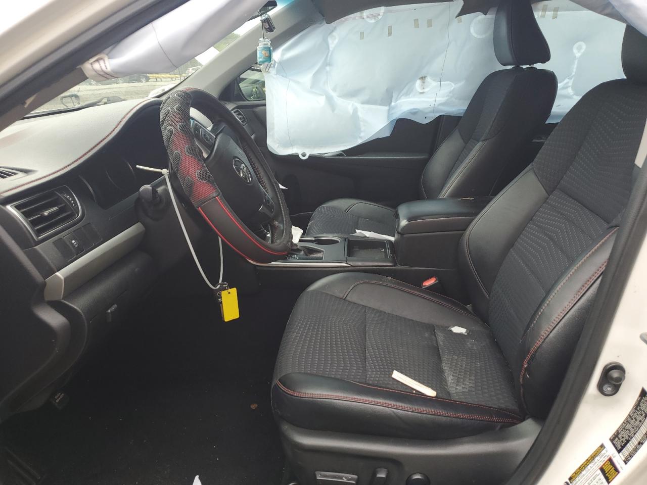 2015 Toyota Camry Le VIN: 4T1BF1FK6FU065809 Lot: 84863725