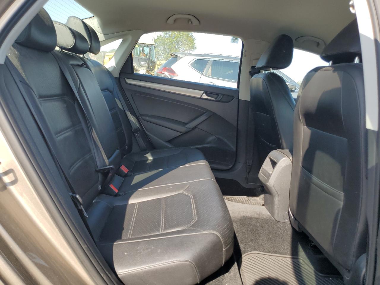 2015 Volkswagen Passat S VIN: 1VWAT7A3XFC095488 Lot: 81298405