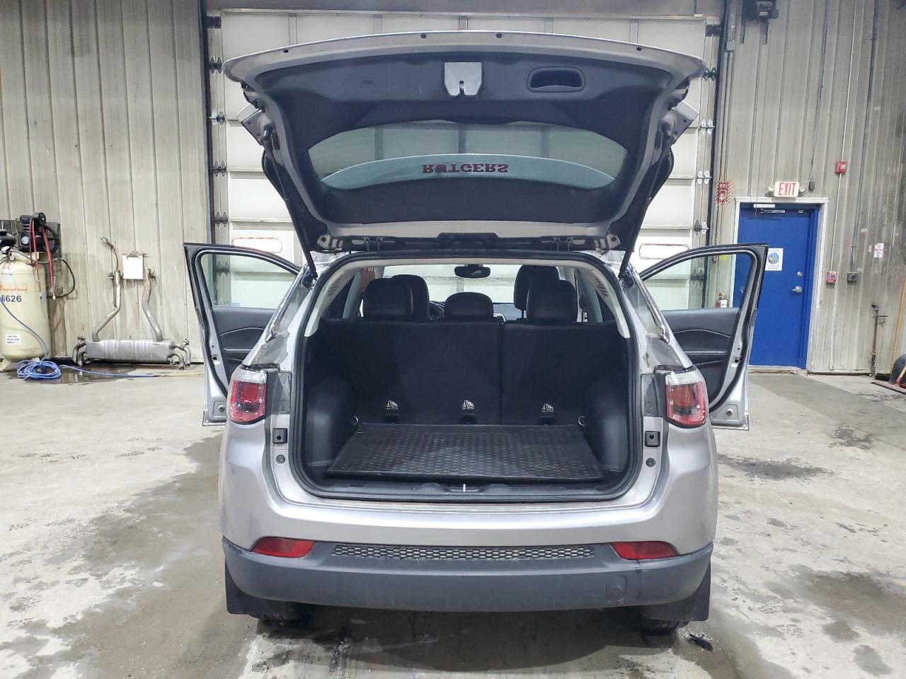 2018 Jeep Compass Latitude VIN: 3C4NJDBB6JT154533 Lot: 71853865