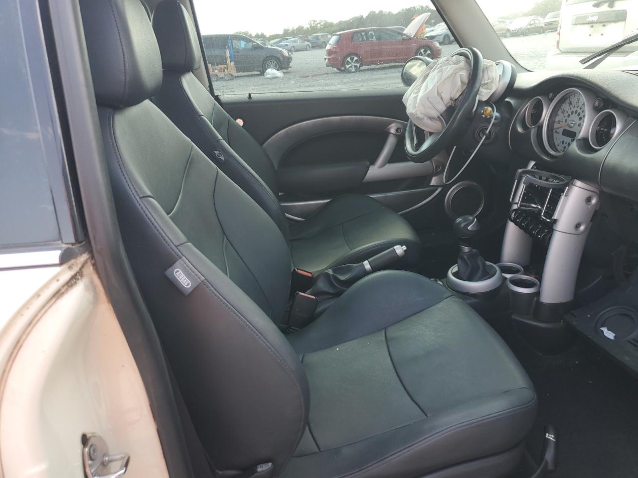 2006 Mini Cooper S VIN: WMWRE33526TJ37611 Lot: 81032835