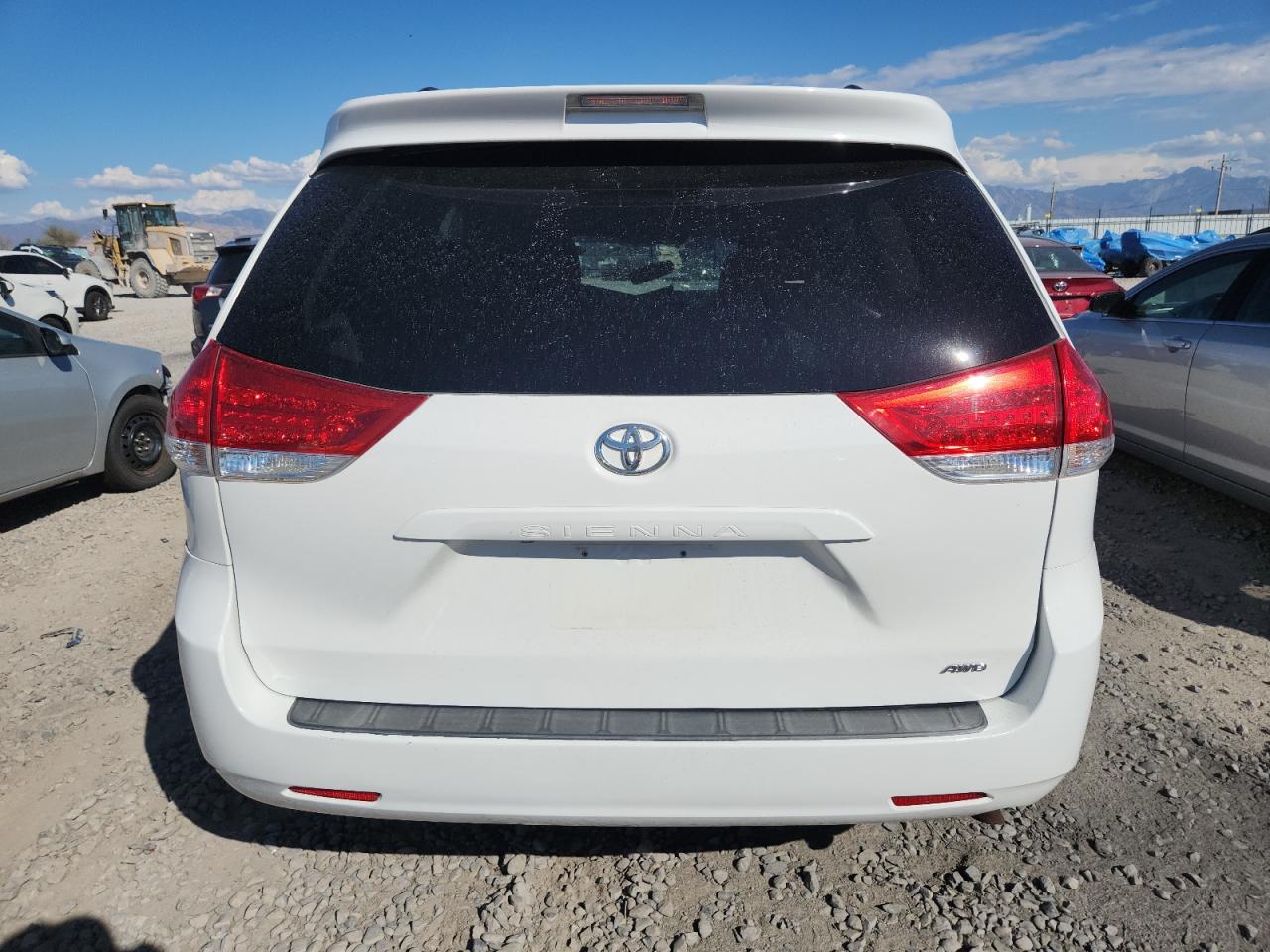 2011 Toyota Sienna Le VIN: 5TDJK3DC9BS017061 Lot: 81839295