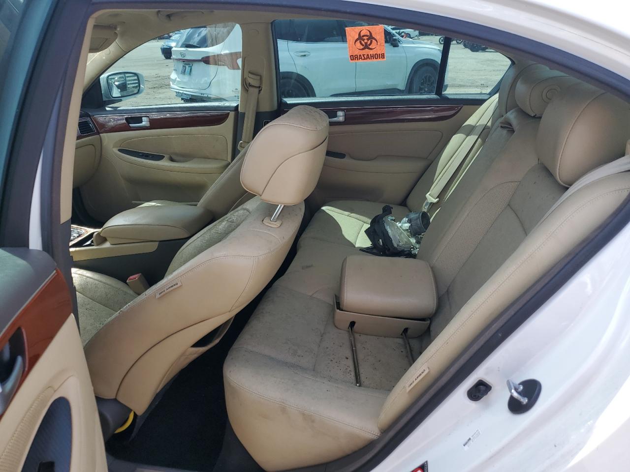 2013 Hyundai Genesis 3.8L VIN: KMHGC4DD6DU217198 Lot: 81381045