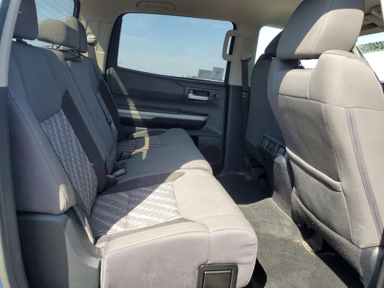 2018 Toyota Tundra Crewmax Sr5 VIN: 5TFDW5F13JX717899 Lot: 81324005