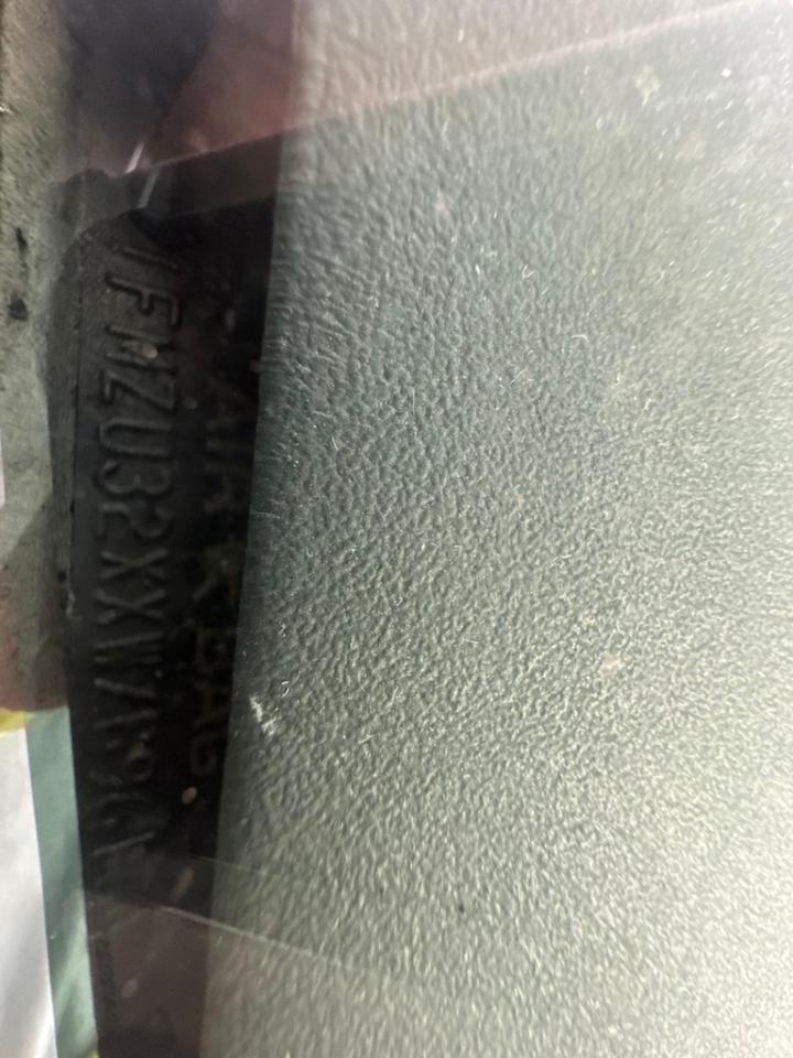 1998 Ford Explorer VIN: 1FMZU32XXWZB96164 Lot: 81405415