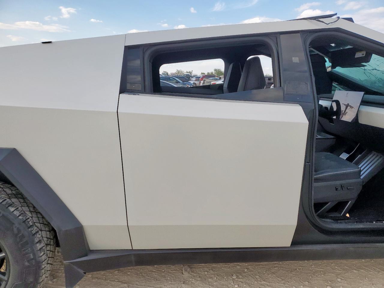 2024 Tesla Cybertruck VIN: 7G2CEHEEXRA033954 Lot: 80717735