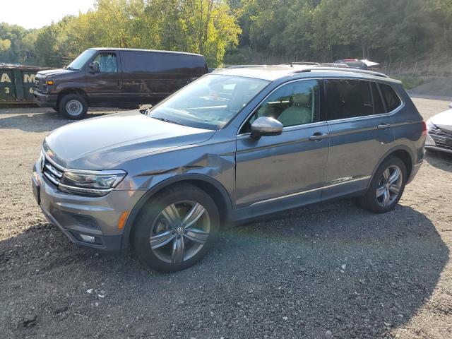  VOLKSWAGEN TIGUAN 2018 Серый