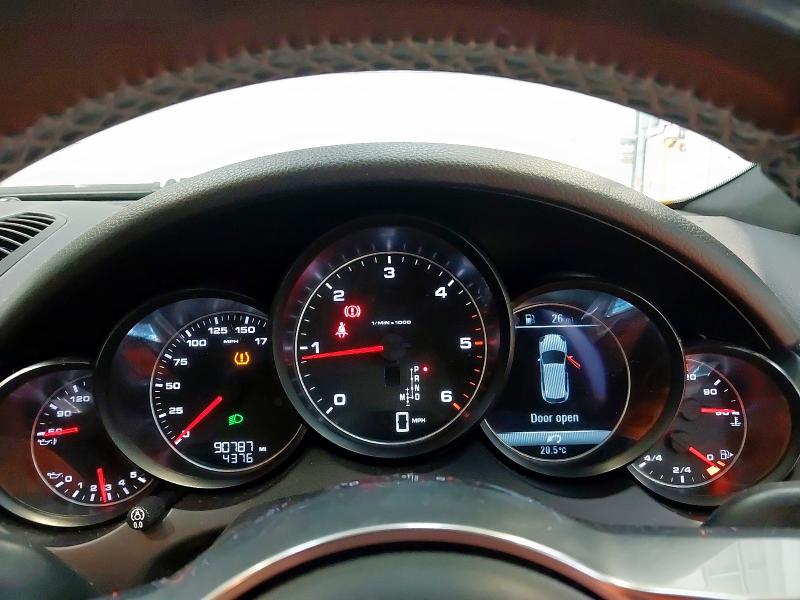 2016 PORSCHE CAYENNE 