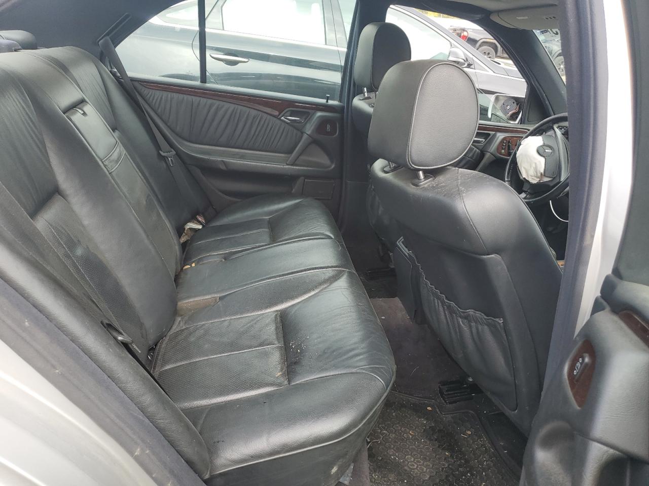 1998 Mercury E320 VIN: WD8JF65F6WA505819 Lot: 81461015