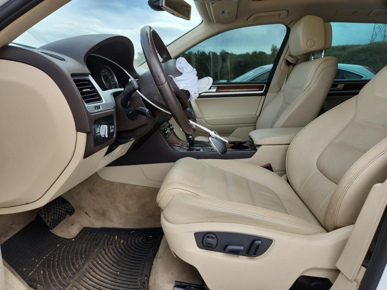 2012 Volkswagen Touareg V6 Tdi VIN: WVGEK9BP4CD010702 Lot: 80647995