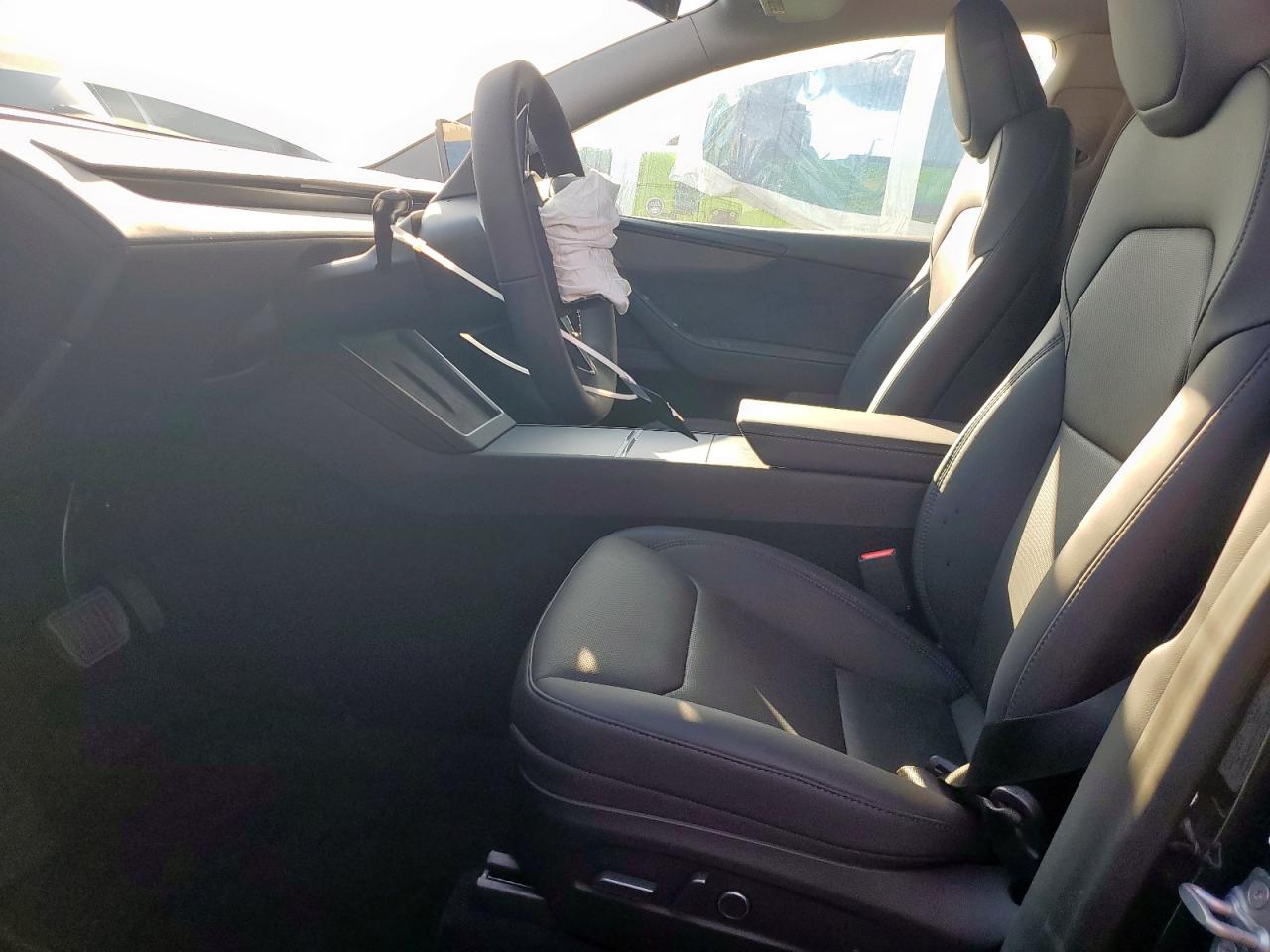 2026 Tesla Model Y VIN: 7SAYGDED9TA430357 Lot: 68759845