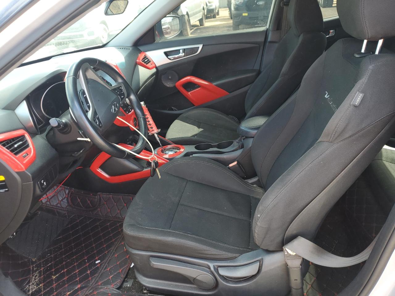 2017 Hyundai Veloster VIN: KMHTC6AD0HU305572 Lot: 80583385