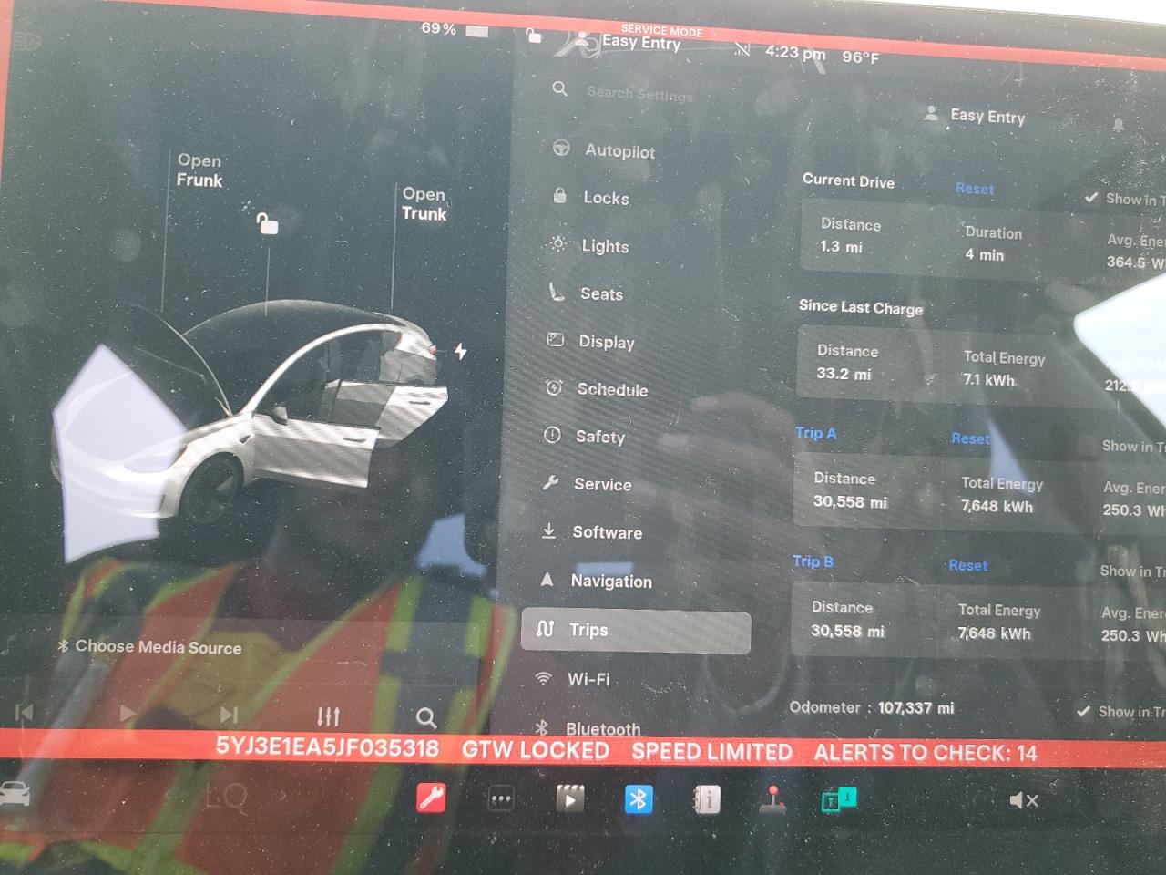 2018 Tesla Model 3 VIN: 5YJ3E1EA5JF035318 Lot: 81348775