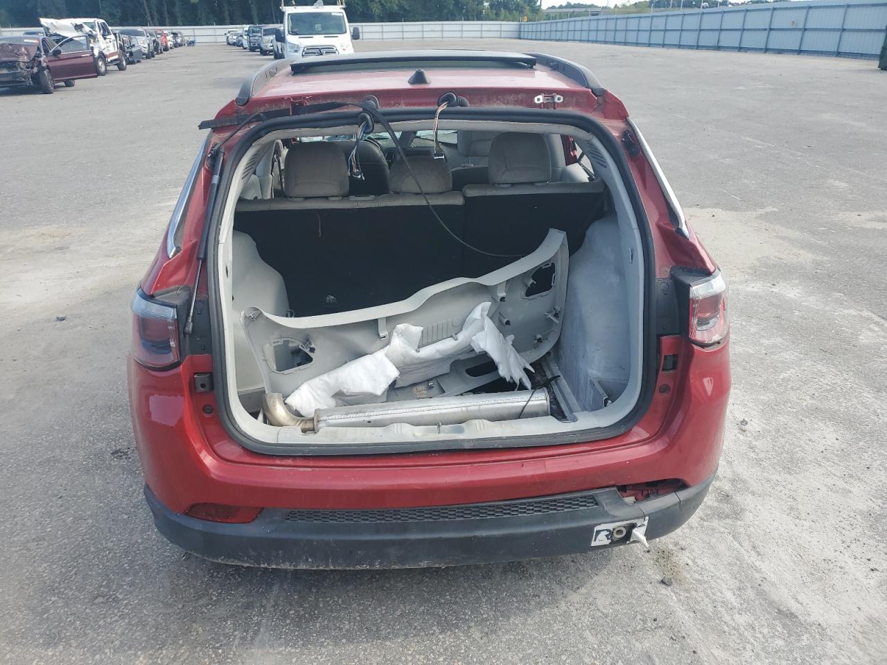 2019 Jeep Compass Latitude VIN: 3C4NJCBB9KT615526 Lot: 70729775