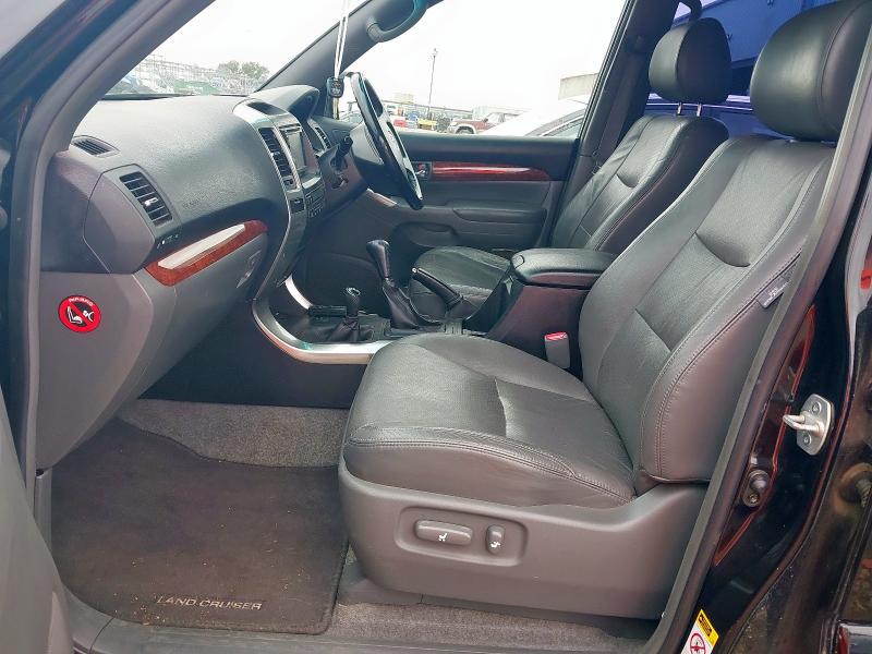 2004 TOYOTA LAND CRUISER LC4
