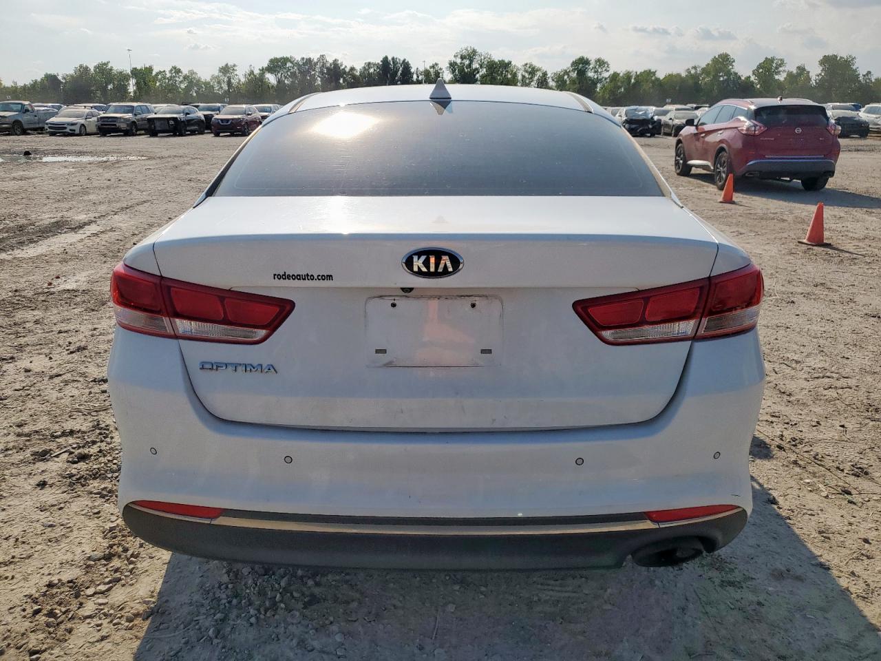 2018 Kia Optima Lx VIN: 5XXGT4L33JG267104 Lot: 80513945