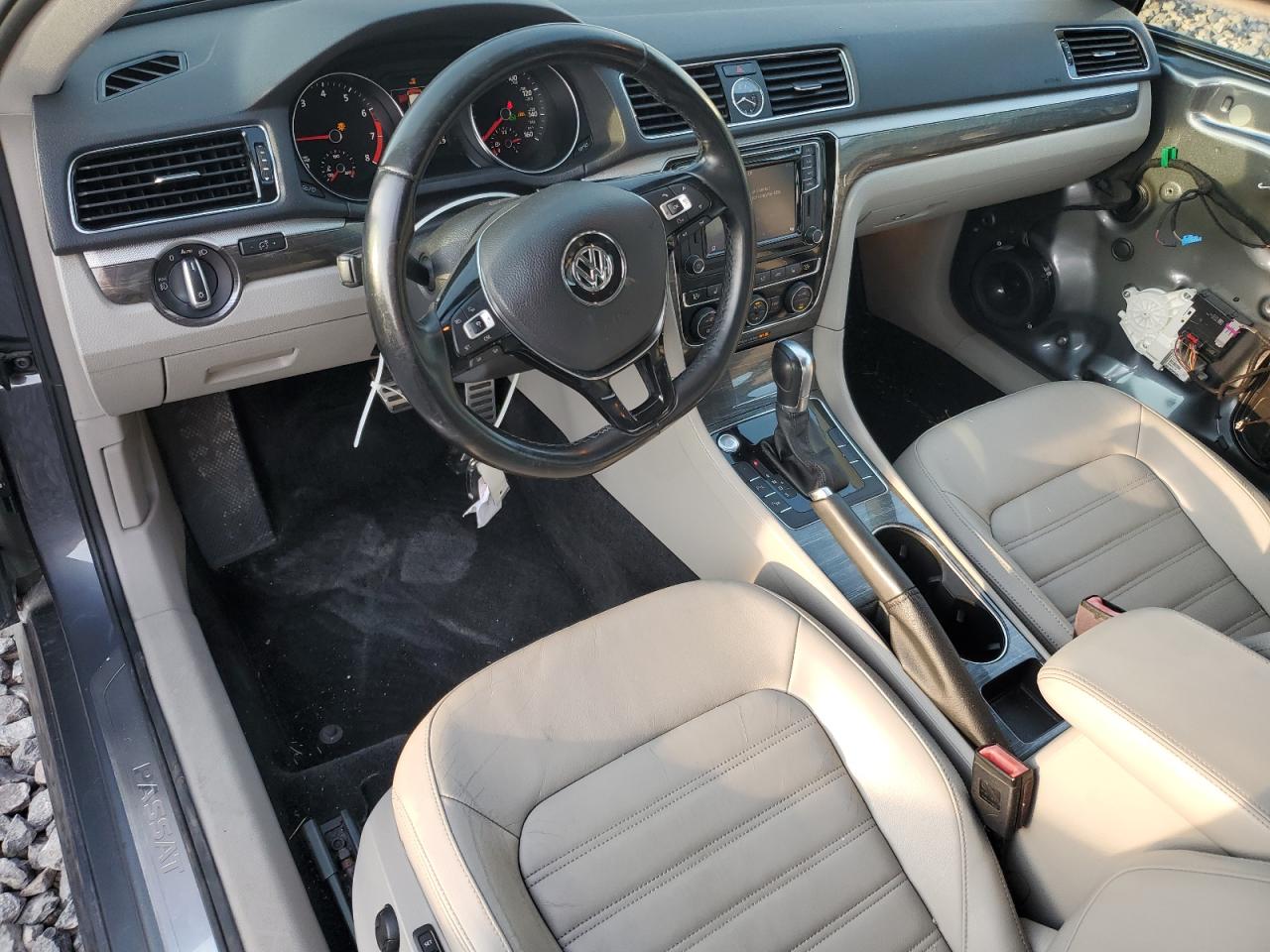 2017 Volkswagen Passat Sel Premium VIN: 1VWCT7A32HC052808 Lot: 59394375