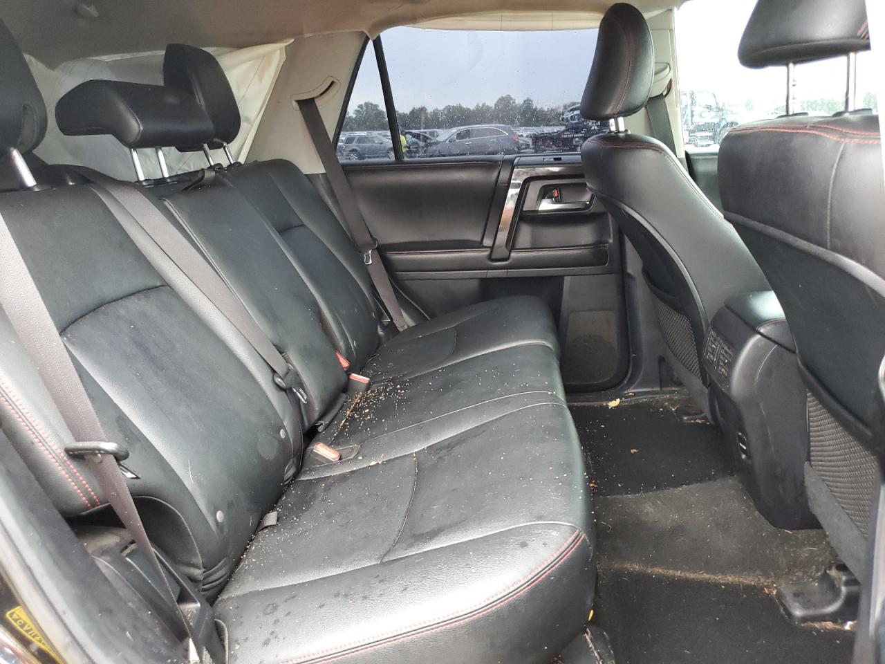 2015 Toyota 4Runner Sr5/Sr5 Premium VIN: JTEBU5JR4F5228775 Lot: 81847595