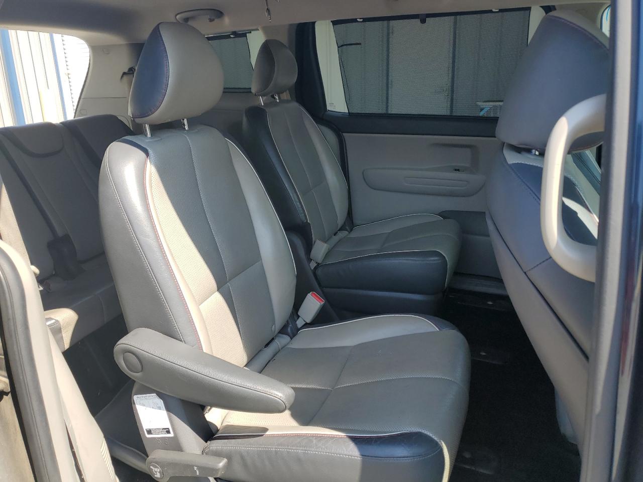 2017 Kia Sedona Lx VIN: KNDMB5C11H6271865 Lot: 81385195