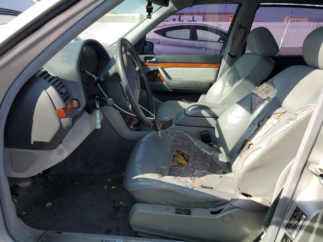 1998 Mercedes-Benz S 320 VIN: WDBGA33G8WA389817 Lot: 81879225