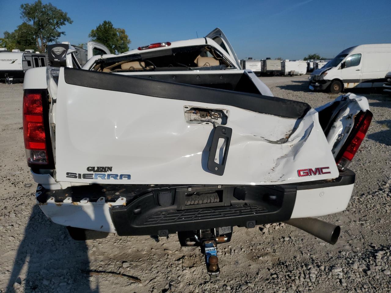 2011 GMC Sierra K2500 Denali VIN: 1GT125C88BF142075 Lot: 71894115